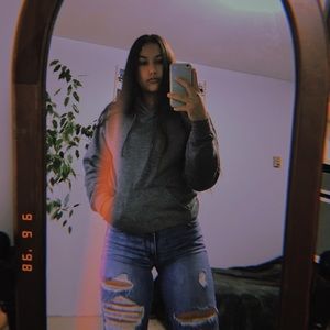 Meet your Posher, Mia